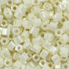 Toho Hex-Cut Perlen 11/0  Fb-Nr. 122 navajo weiß opak gelüstert 10g