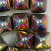 Pyramid Beads schwarz vitrail medium 6mm 30Stk.